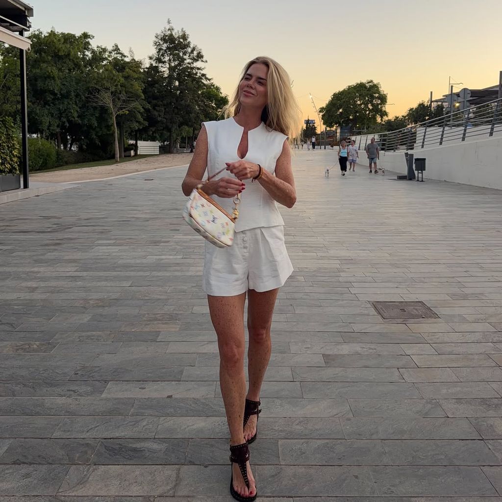 2 looks de Amelia Bono para ir de feria en verano