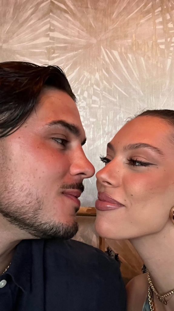Alejandra y Carlo descubrieron emocionados que su segundo bebé sería una niña