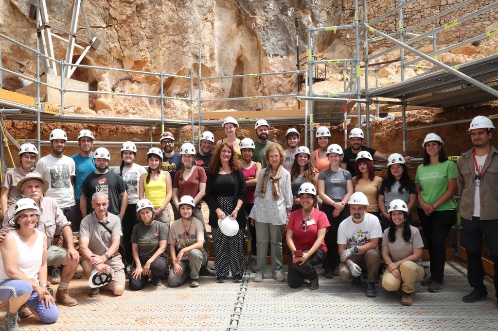 Reina Sofía en los yacimientos de Atapuerca el 18 de julio de 2024