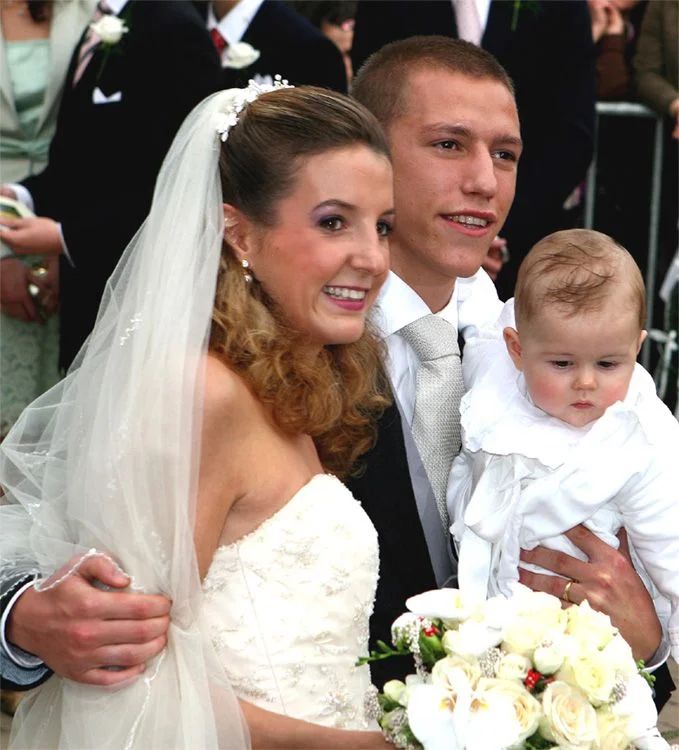 Luis y Tessy de Luxemburgo, el día de su boda con su hijo Gabriel de siete meses en brazos