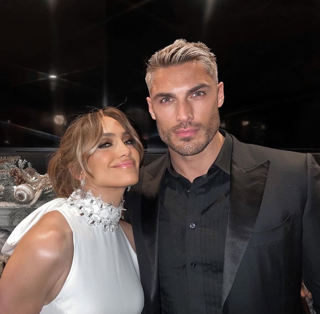 Jennifer Lopez con su peluquero, Chris Appleton