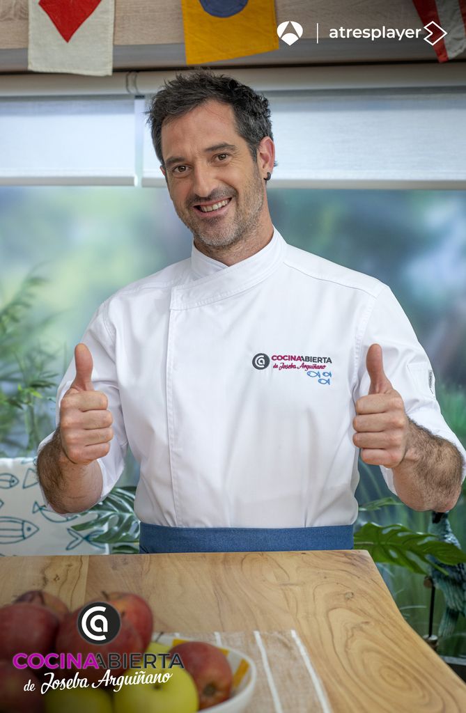Joseba Arguiñano toma el testigo de su padre en el programa Cocina Abierta los viernes.