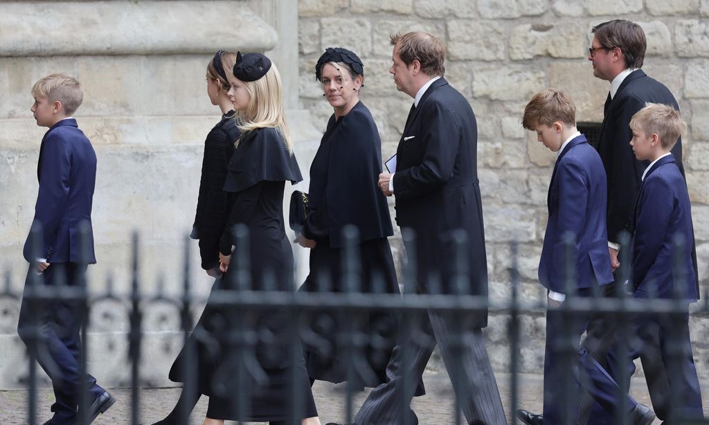 Hijos de la reina camilla y sus nietos