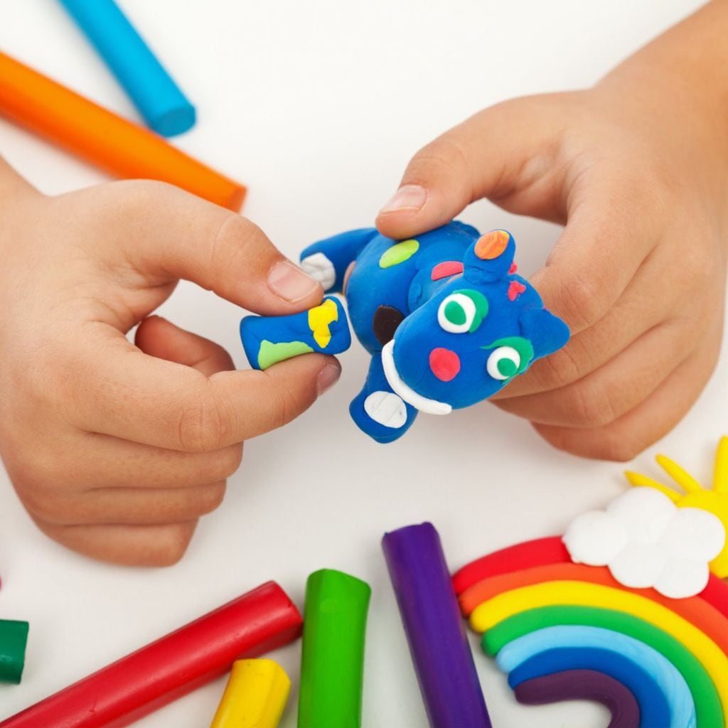 manualidades con plastilina trabajar la psicomotricidad fina 