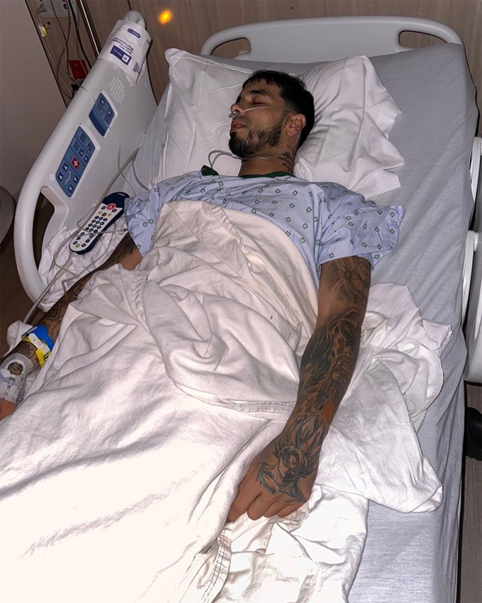 Anuel AA ha compartido una imagen desde el hospital