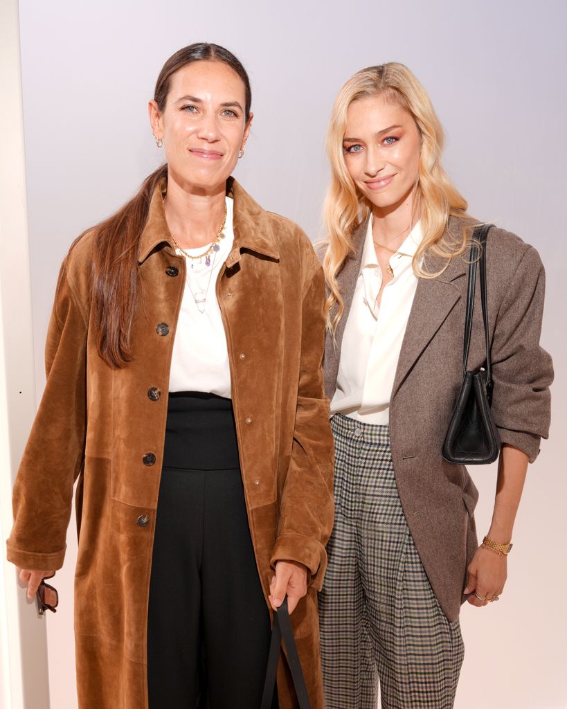 Tatiana Santo Domingo y Beatrice Borromeo en el desfile de Dior Primavera/Verano 2027 durante la Semana de la Moda de París, el 29 de septiembre de 2026.