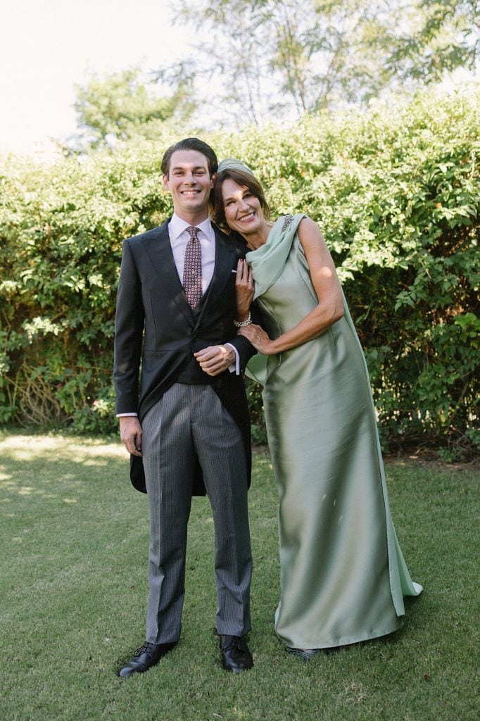 Madrina viral con look de Anaika by Piluca Cobreros