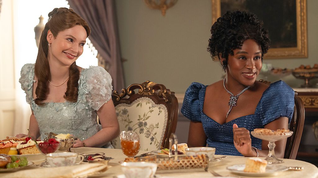 Hannah Dodd y Masali Baduza como Francesca y Michaela en 'Los Bridgerton'