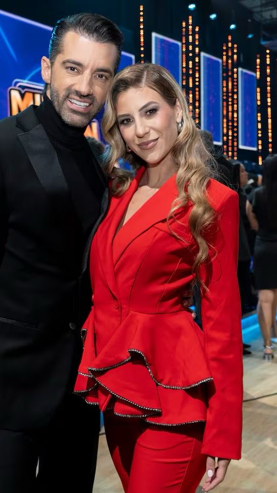 Toni Costa y su novia Mimi Ortiz.