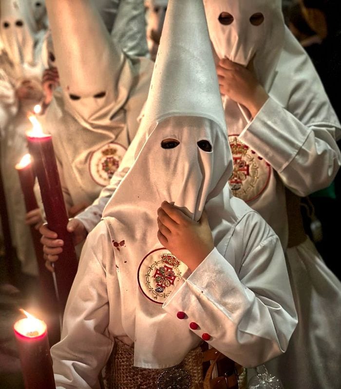 Albertito vestido de Nazareno