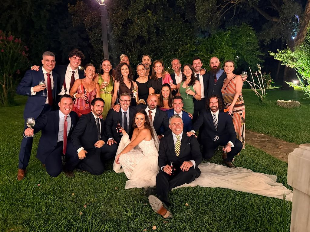 Roberto Leal y Sara Rubio en la boda de dos buenos amigos
