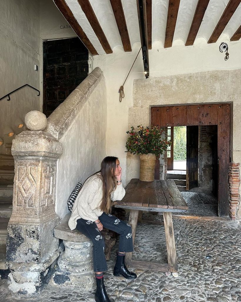 Lucía Pombo en la Casa Taberna de Samantha Vallejo Nájera en Pedraza (Segovia)