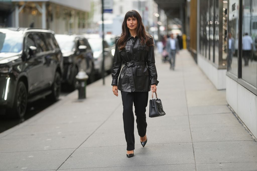 Belén Hostalet con look negro en Nueva York para el desfile de Ralph Lauren