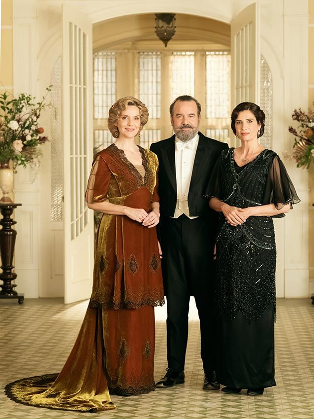 Elia Galera (María Antonia) con Eva Martín y Manuel Regueiro (los marqueses de Luján)