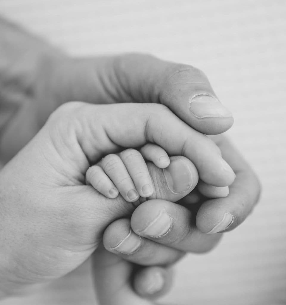 Con esta imagen, la pareja anunció el nacimiento de Gia.