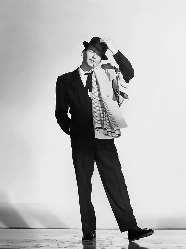 Frank Sinatra, símbolo de una forma de vivir marcada por la música, los clubes nocturnos, los trajes impecables y las largas veladas entre amigos, convirtió su estilo personal en una extensión de su propia leyenda