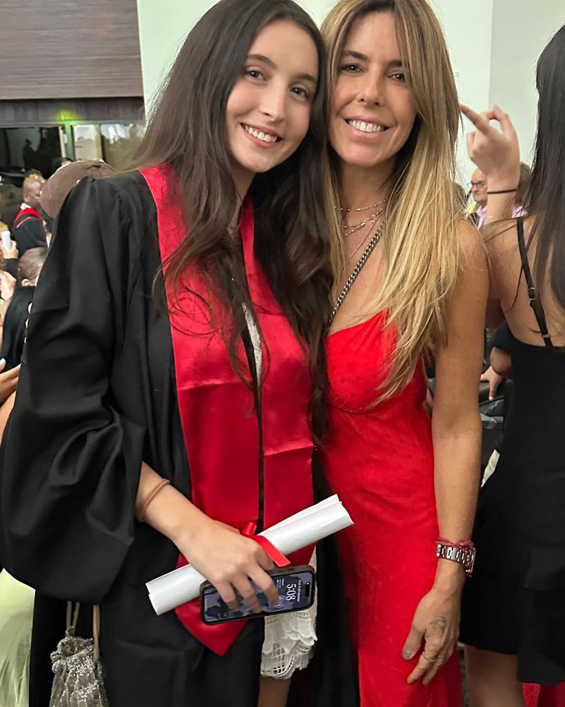 Maky acompañó a su hija en la ceremonia de graduación