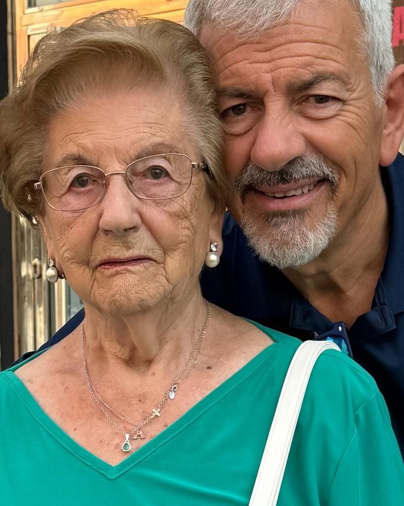 Carlos Sobera con su madre