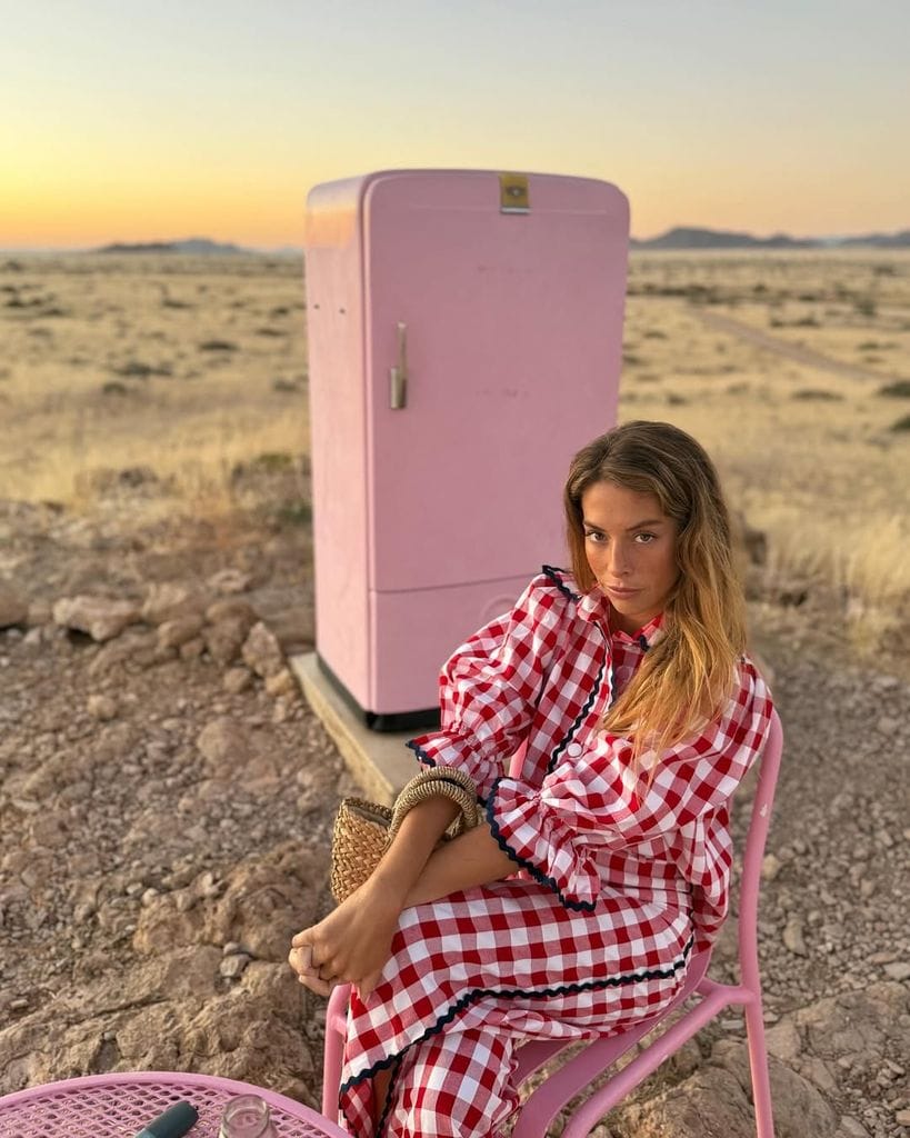 Belén Écija de luna de miel con un conjunto estampado de firma española