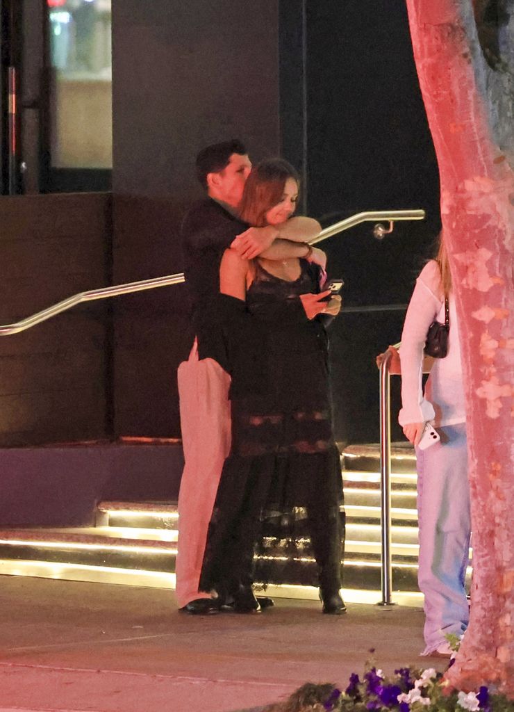 Danny se mostró muy cariñoso con Jessica delante de sus hijos.