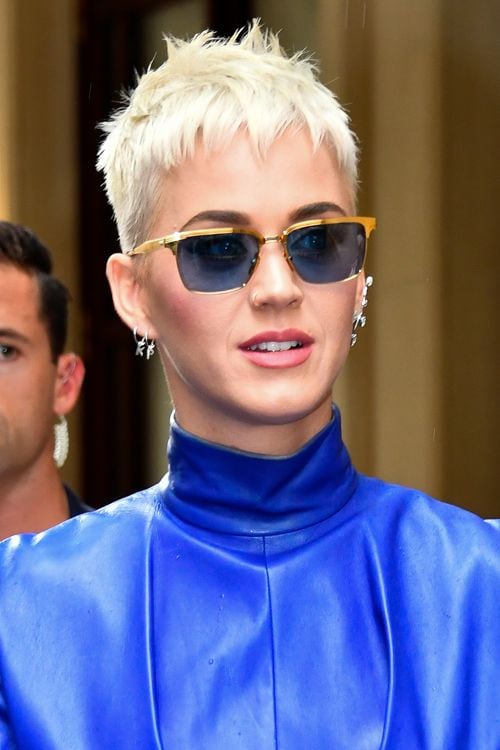 Looks celebrities: Cabello corto despeinado con flequillo