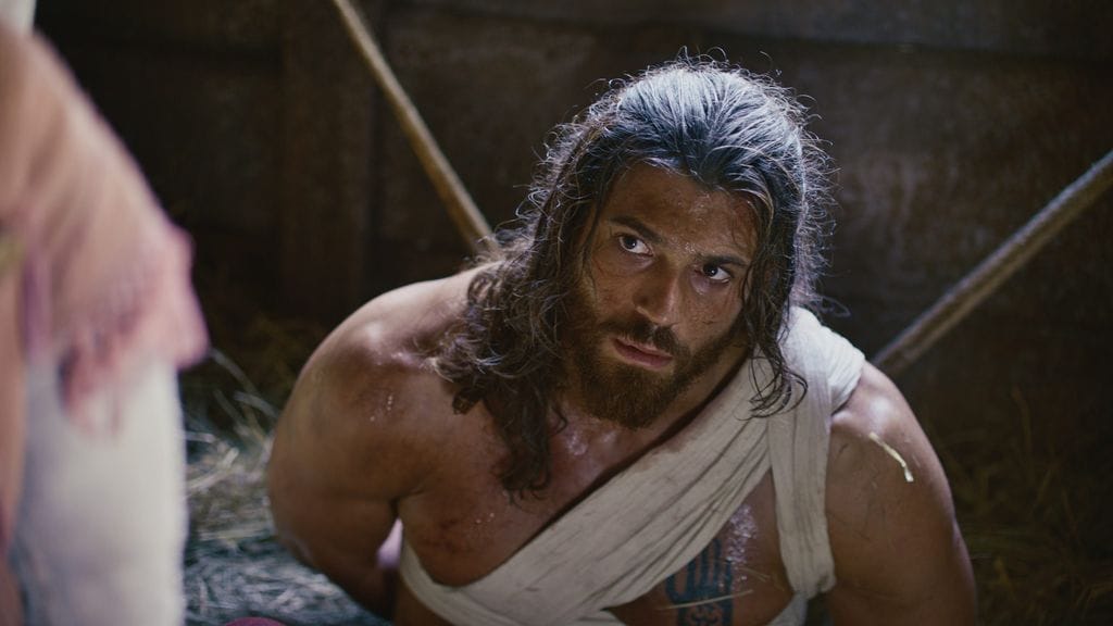 mientras se recupera, Balaban va creando vínculos con las personas que le han salvado la vida y le han dado una segunda oportunidad