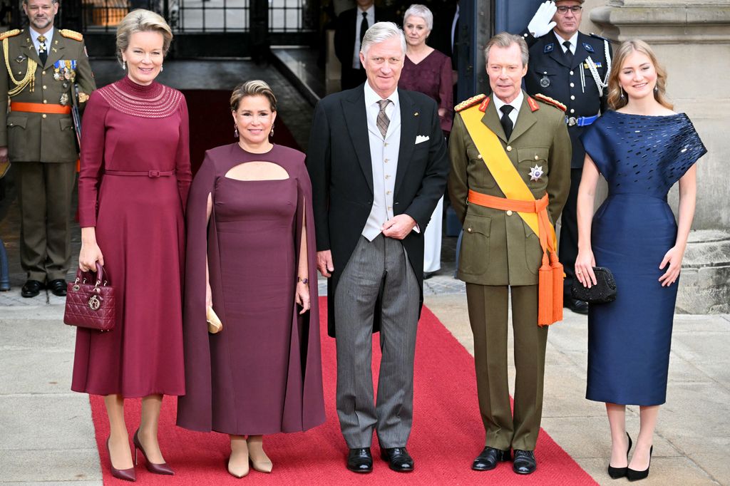 Los reyes de Bélgica y la princesa Elisabeth posan con los Grandes Duques de Luxemburgo 