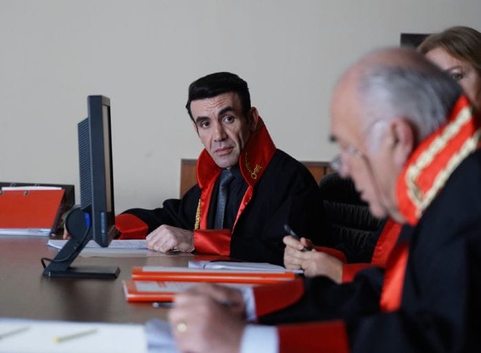Mehmet Yılmaz Ak, protagonista de 'Secretos de familia', abandona la serie por motivos de salud