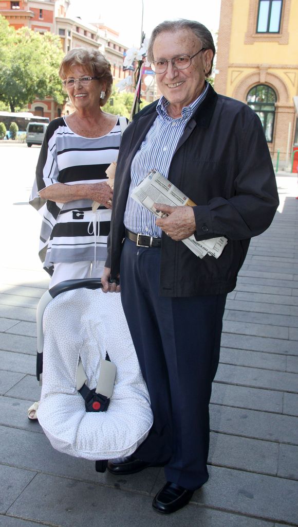 Manolo Escobar y su mujer, Anita, vivieron una de sus mayores alegrías cuando se convirtieron en abuelos en 2011