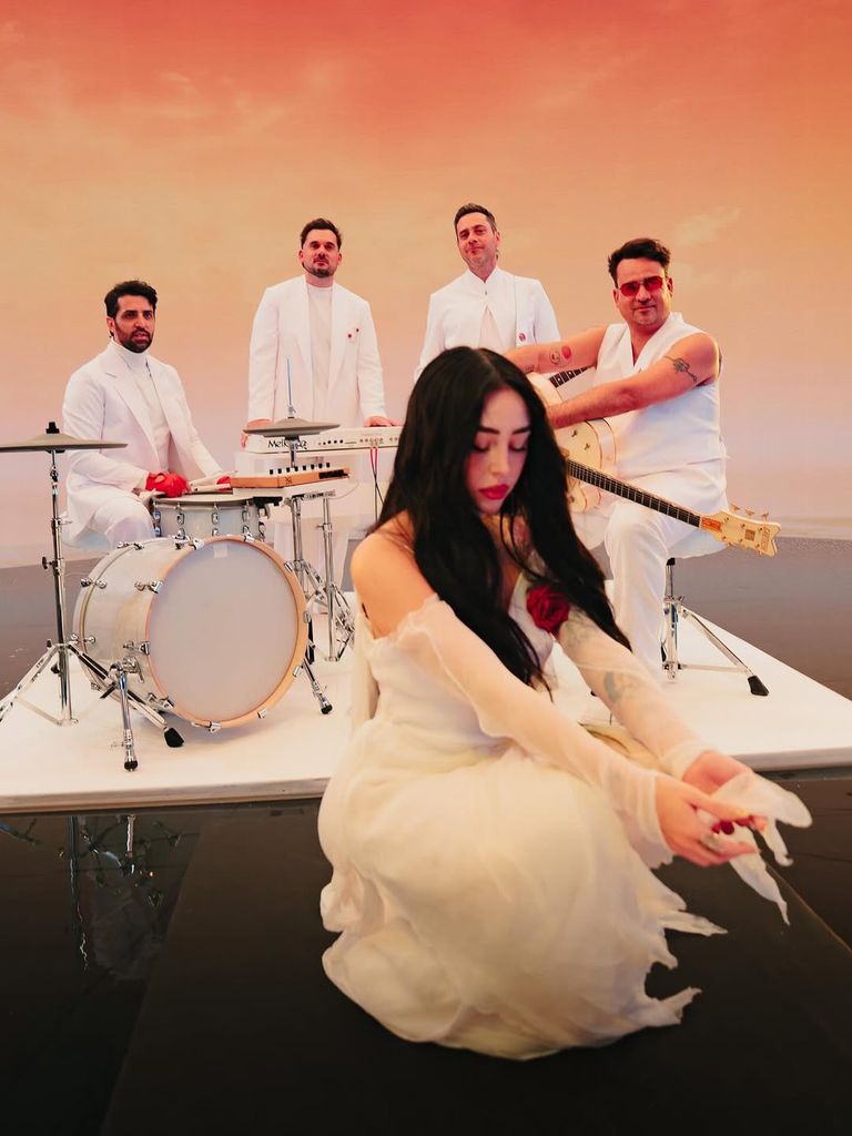 Nicki Nicole presenta su nueva canción con el grupo Tan Biónica