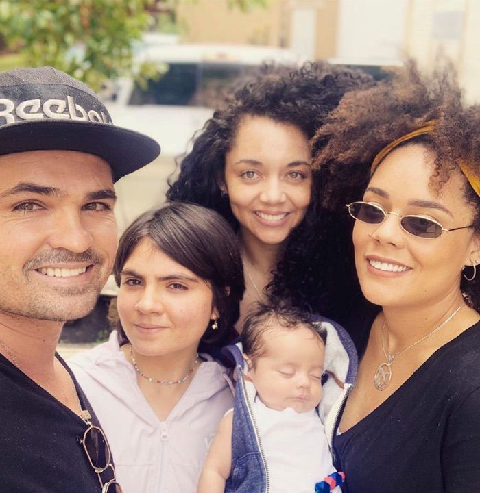 Ferdinando Valencia y su familia