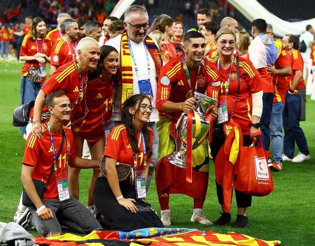 Ferrán Torres con su familia