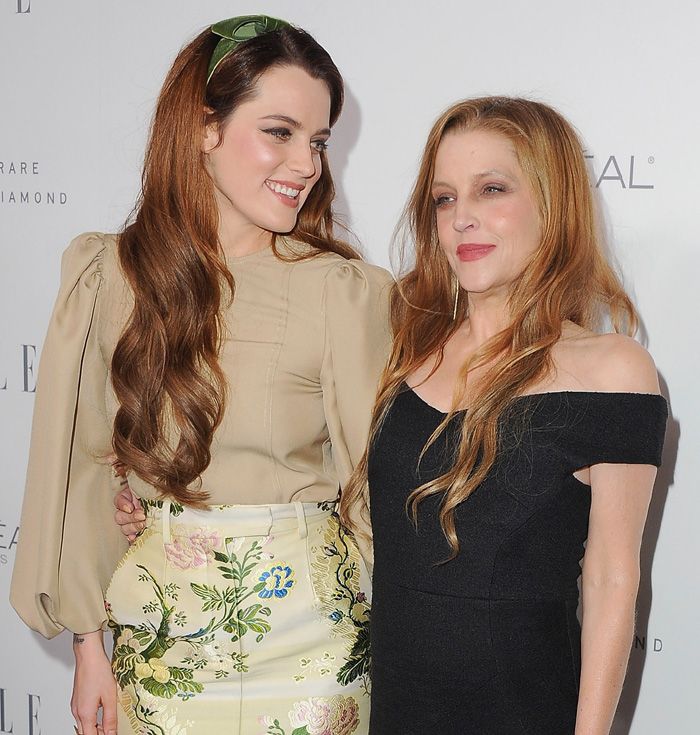 Riley Keough con su madre, Lisa Marie Presley 