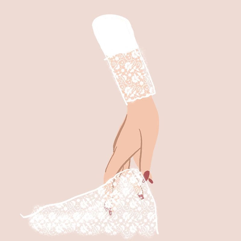 Puños de novia a juego con el vestido romántico