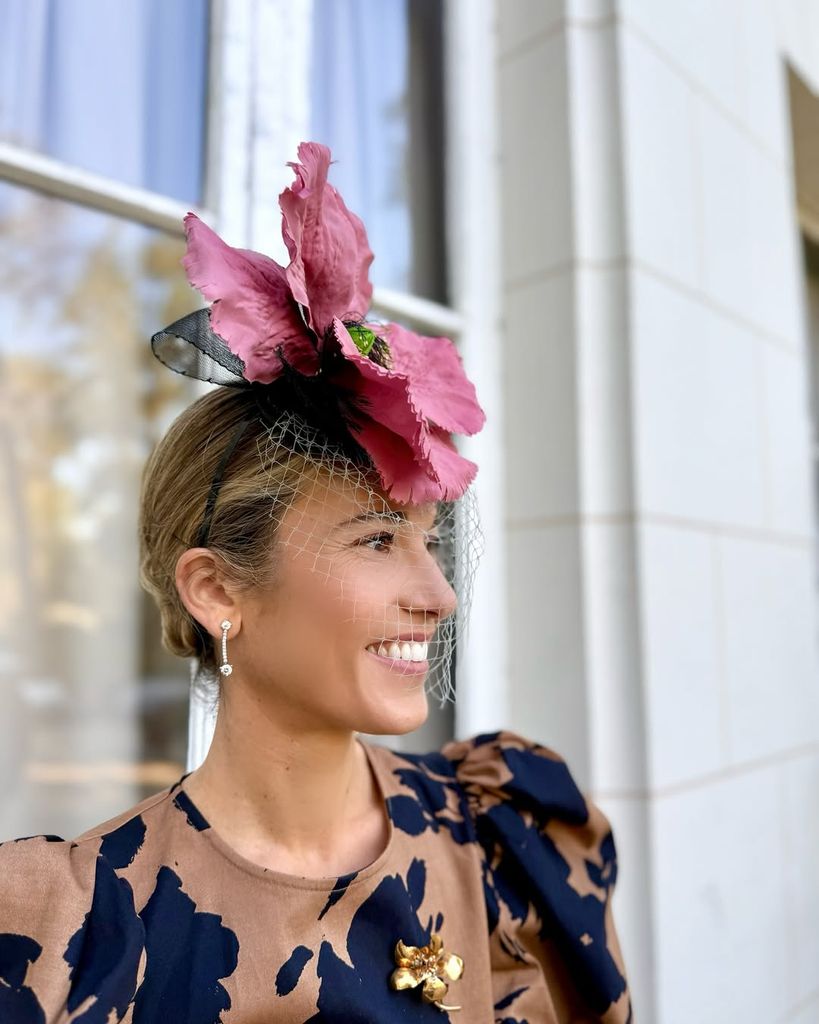 Look de invitada de Inés de Cominges