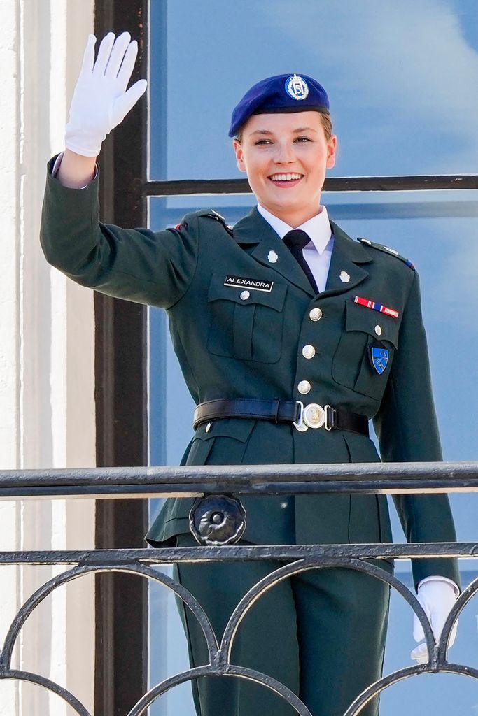 Ingrid de Noruega con el uniforme militar