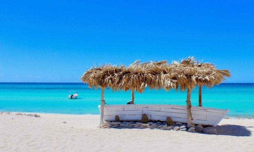Playa de Cabo Rojo reconocida como una de las más bonitas de la República Dominicana.