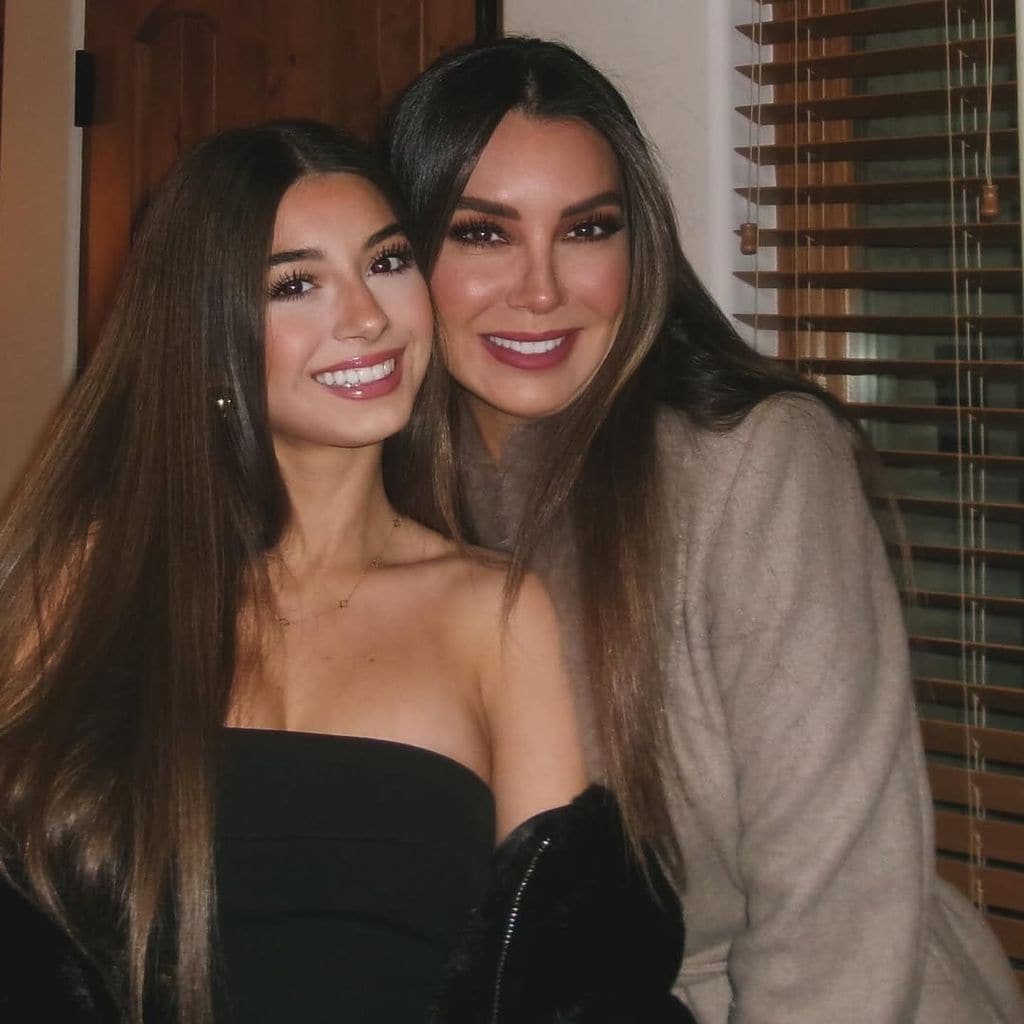 Elizabeth Gutiérrez y Kailey Levy 