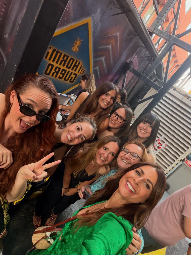 Nuria con algunas de sus compañeras del programa