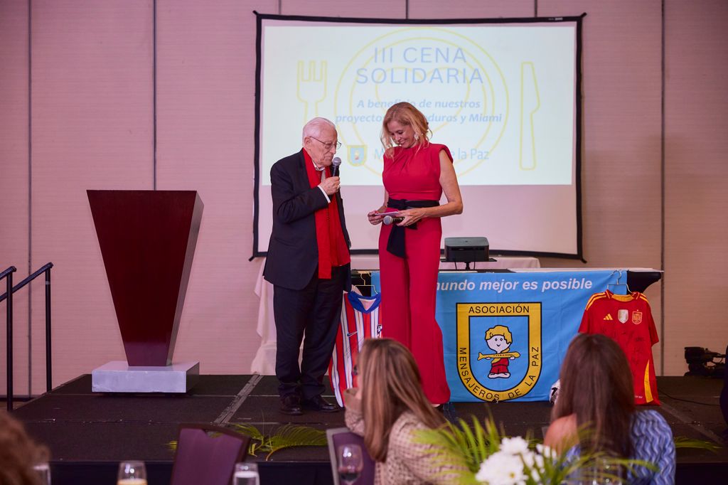 Cena Solidaria Miami Padre Ángel