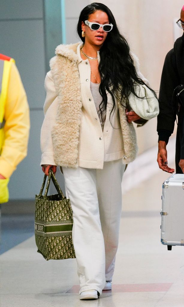 rihanna 39 s white airport look