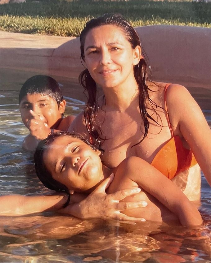 Isabel Gemio con sus dos hijos