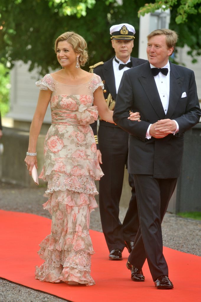 SWEDEN - JUNE 18:  Dinner hosted by the governement of Sweden in Honor for the wedding of H.R.H. Crown Princess Victoria of Sweden and Daniel Westling In Stockholm, Sweden On June 18, 2010-Princess Maxima and Prince Willem Alexander of Nederland.  (Photo by Pool BENAINOUS/HOUNSFIELD/Gamma-Rapho via Getty Images)