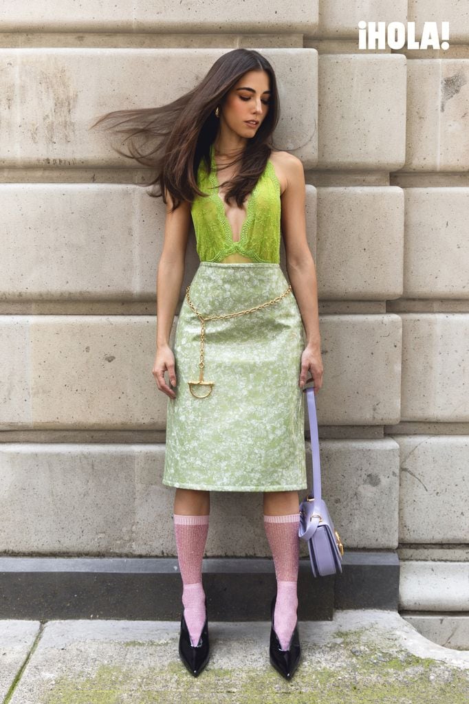Para un pop de color, Yare apuesta por un total look de Gucci acompañado de calcetas de Pch Store.
