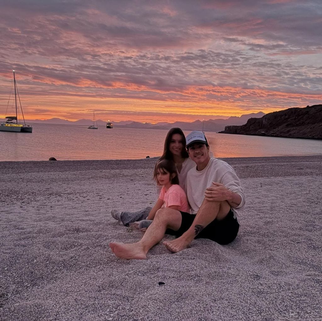 Mauricio Ochmann ha demostrado ser un padre amoroso y dedicado.