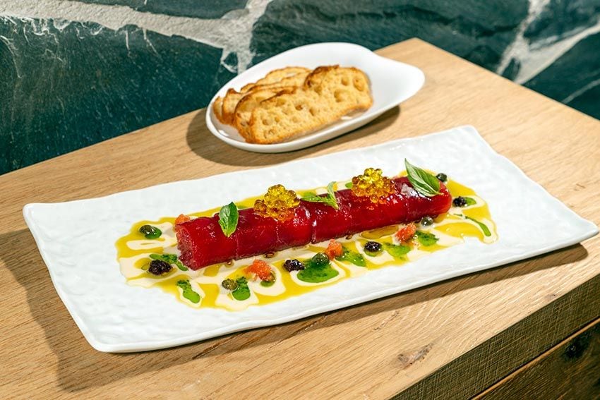 Canelón de atún del restaurante Compartir Barcelona 