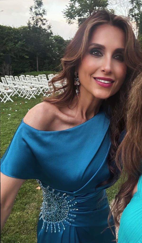 Paloma Cuevas con vestido de Rosa Clará en la boda de Patricia Cerezo en Madrid, 2026.
