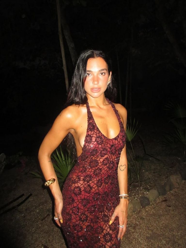 Dua Lipa celebrando su 30 cumpleaños