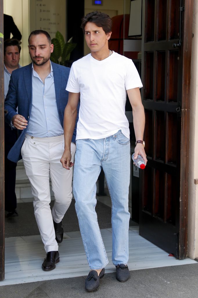 El torero Andrés Roca Rey saliendo de su hotel sevillano