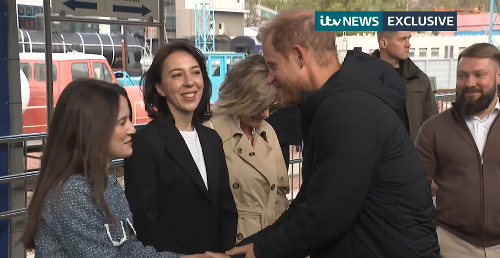 El príncipe Harry en su tercer viaje a Ucrania
